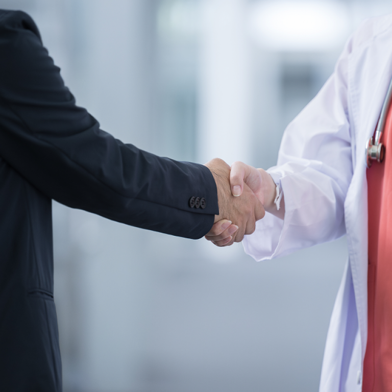 6 Contract Negotiation Tips Article Image